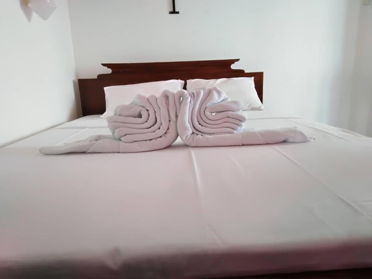 The Finz Otel Hikkaduwa Dış mekan fotoğraf